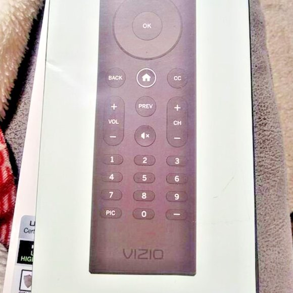 Vizio XRT140R Universal Smart Cast TV remote - Works with all VIZIO TV models in - Picture 2 of 2
